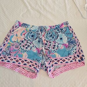 Women's size M Lilly Pulitzer shorts EUC
